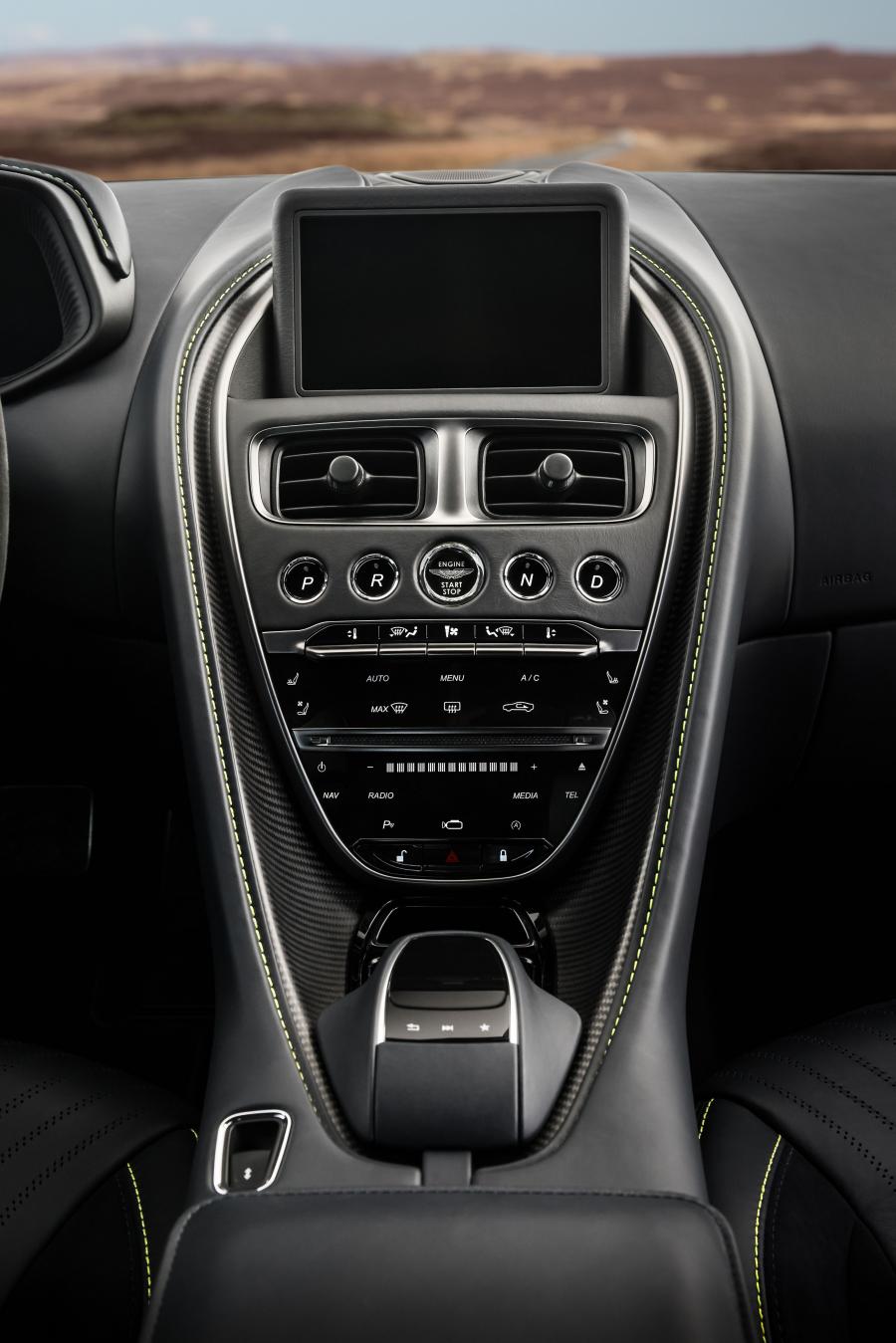 Детали интерьера Aston Martin DB11 AMR Signature Edition 2018 года  (WW) (фото 9 из 43)